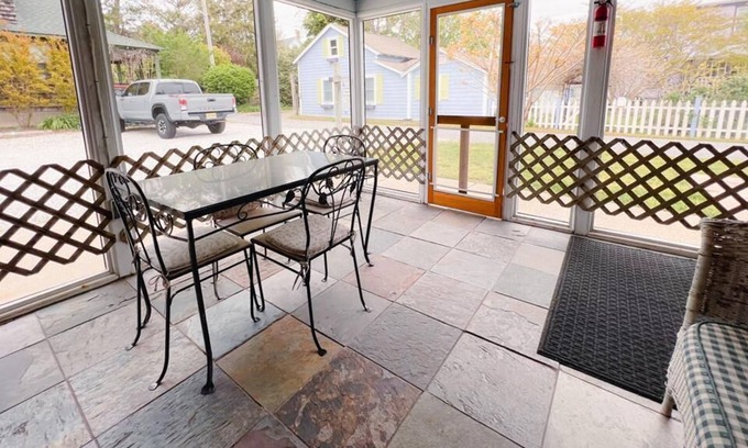 Village Green Apartment | Charming 1 bedroom , pet-friendly