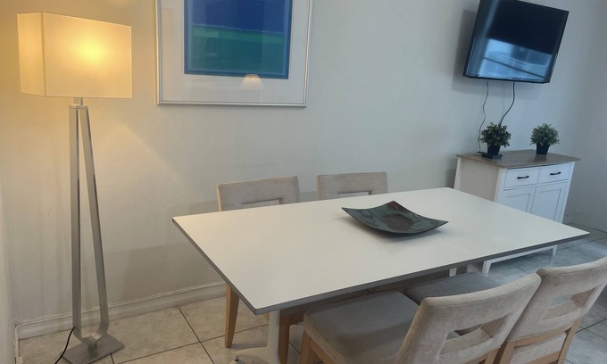 South of Fifth Apartment | Charming 1-bedroom apartment in marvelous Miami Beach with AC and pool.