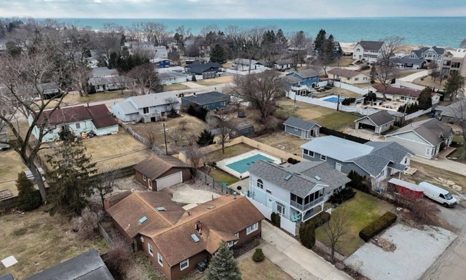 New Buffalo House | Charming 1-bedroom guest house in adorable New Buffalo with WiFi, AC
