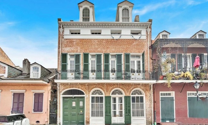 French Quarter Condo | Charming 1-bedroom condo in awesome New Orleans with steps to Bourbon St.