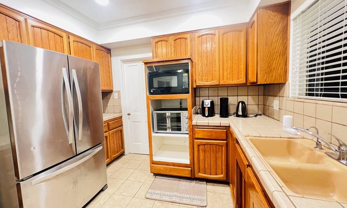 East San Gabriel House | Charming 1-bedroom Room E house in enjoyable San Gabriel with WiFi