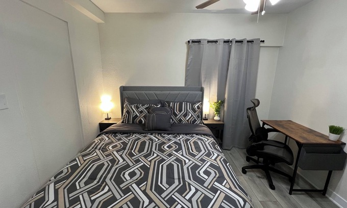 Simi Valley House | Charming 1-bedroom house unit in lovely Simi Valley close to a plaza with Stores
