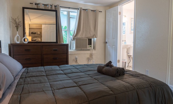 United Central Apartment | Charming 1 BR Apt Near Downtown