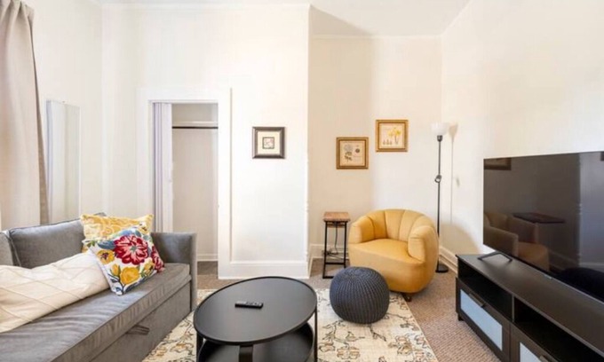 Danville Apartment | Charming 1bd/1bath on Main St.