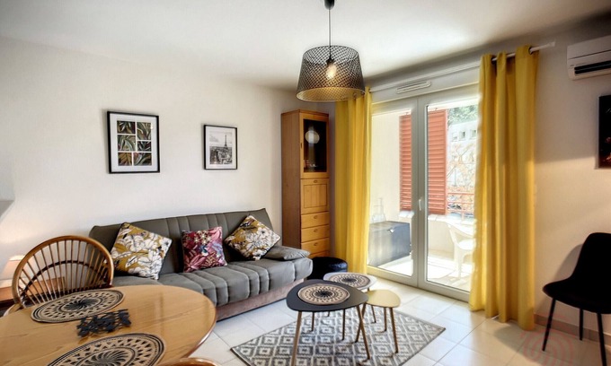 Lamalou-les-Bains Apartment | Charming 1BR Apt with Terrace, AC & Parking, 500m from Lamalou-les-Bains Center