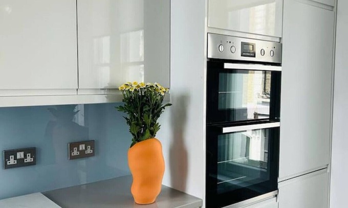 South Hampstead Apartment | Charming 1st Floor 1BR Belsize Park Apartment