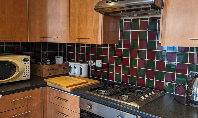 Stoke Newington Apartment | Charming 2-Bed Apartment in Vibrant Stoke Newington, London