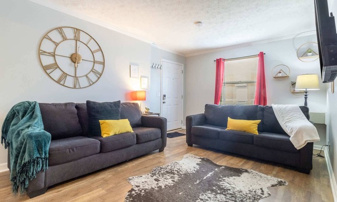 Music Row Apartment | Charming 2-Bed Condo in Nashville with Free Parking