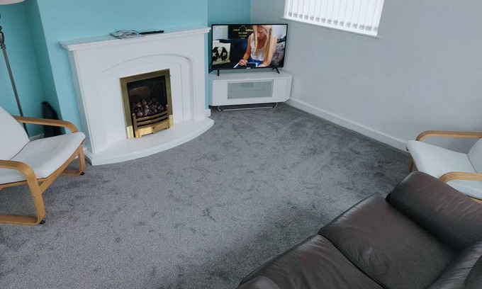 Fleetwood House | Charming 2-Bed House in Fleetwood, England
