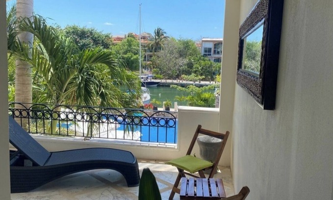 Puerto Aventuras Apartment | Charming 2-bedroom apartment with AC, WiFi in serene Puerto Aventuras