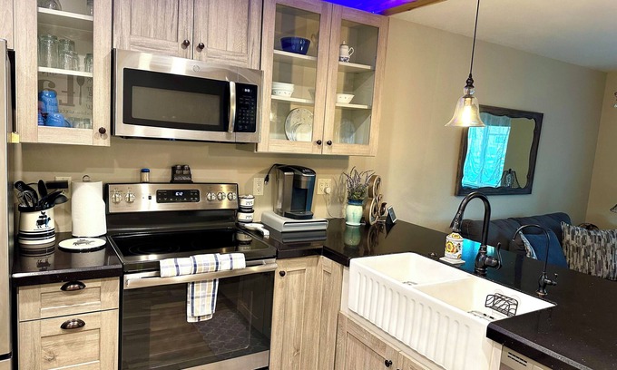 Colorado Springs Cottage | Charming 2-bedroom cottage in beautiful Colorado Springs
