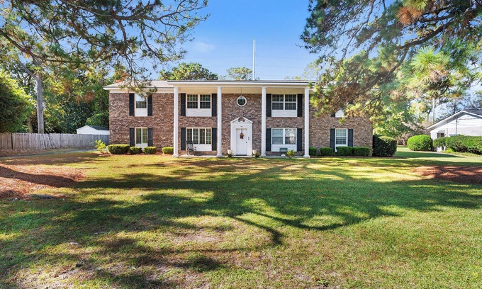 Mount Pleasant Condo | Charming 2-bedroom 1 bath cozy condo with free bottle of wine and Smart TVs