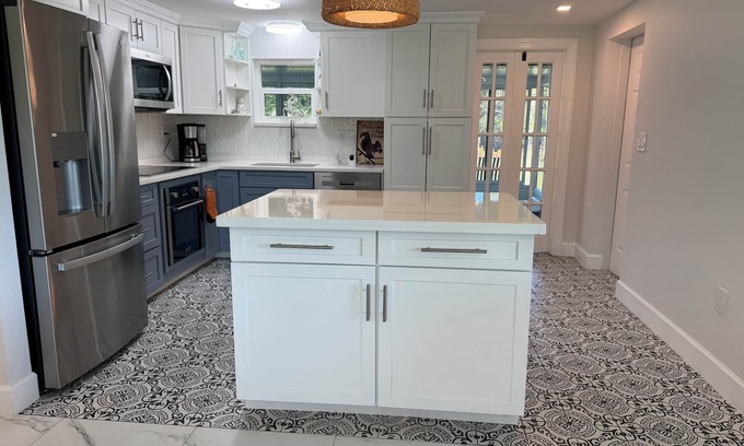 Charlotte Harbor House | Charming 2-bedroom house in Charlotte Harbor, walk to restaurants & shopping