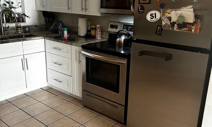 River Park House | Charming 2-bedroom house in awesome Port St. Lucie with AC