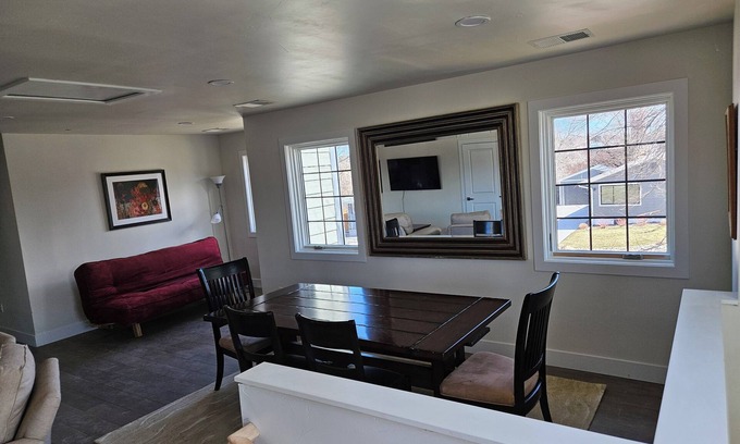 University Park House | Charming 2-bedroom 2 Bath Second Story of Home, with AC, WiFi in amazing Denver