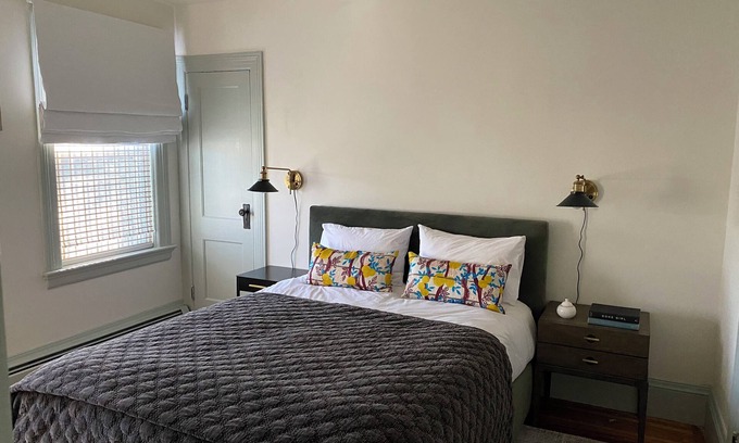 Blackstone Apartment | Charming 2 bedroom apartment w/off-street parking