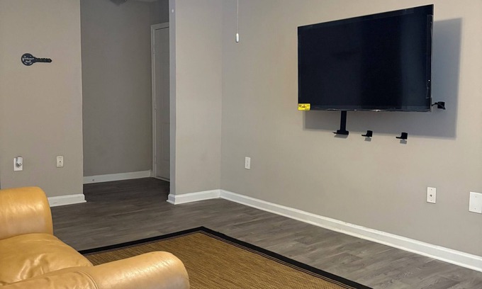 Forest Park Apartment | Charming 2-bedroom apartment in brilliant Jonesboro 13 min from airport