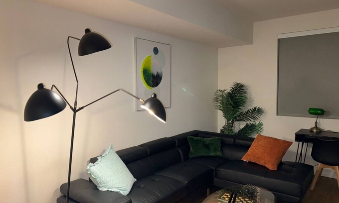 Downtown Apartment | Charming 2-Bedroom Apartment in Glendale