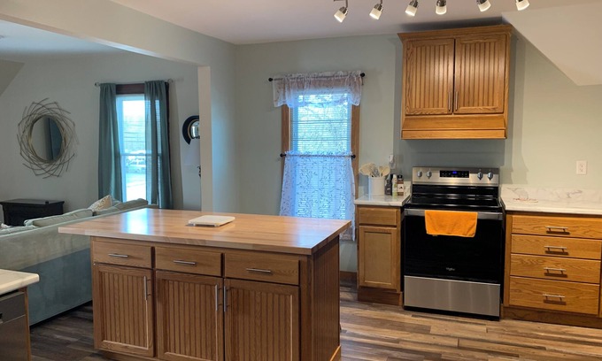 Mishicot Apartment | Charming 2-bedroom apartment in Mishicot with Wi-Fi close to fox hills.