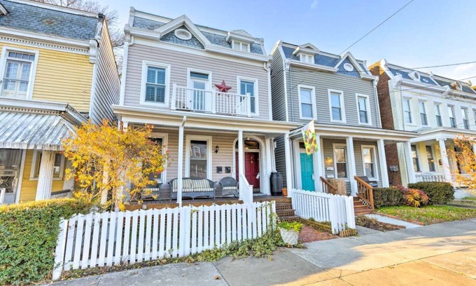 Church Hill Apartment | Charming 2-bedroom apartment in marvelous Richmond with AC, WiFi
