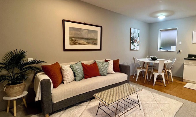 Methven Apartment | Charming 2-bedroom apartment in Methven with free WiFi