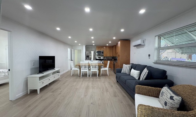 Long Key Apartment | Charming 2-bedroom apartment, one story, with WiFi, AC in lovely Layton, Florida