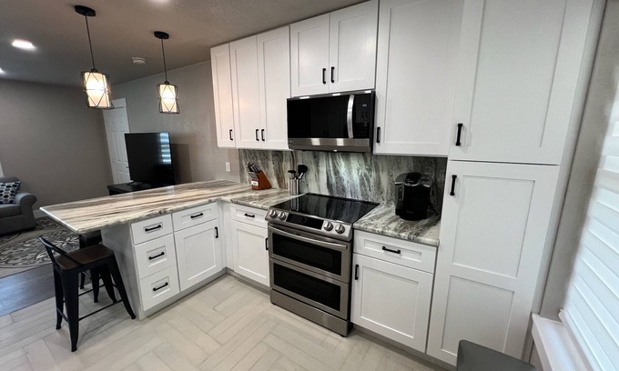 Como Condo | Charming 2-bedroom condo with AC and WiFi in phenomenal Fort Worth!