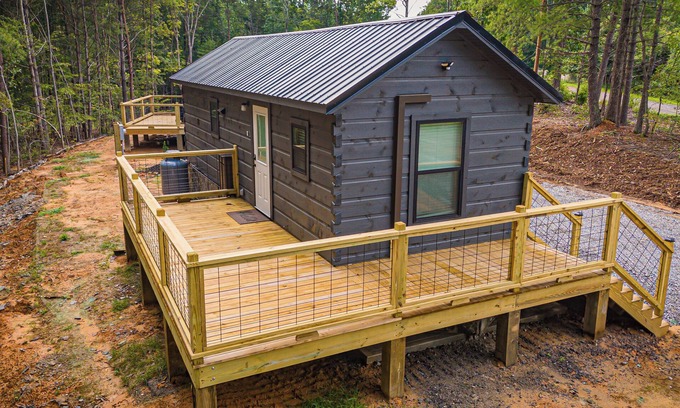 Morganton Cabin | Charming 2-bedroom cabin in lovely Morganton with AC