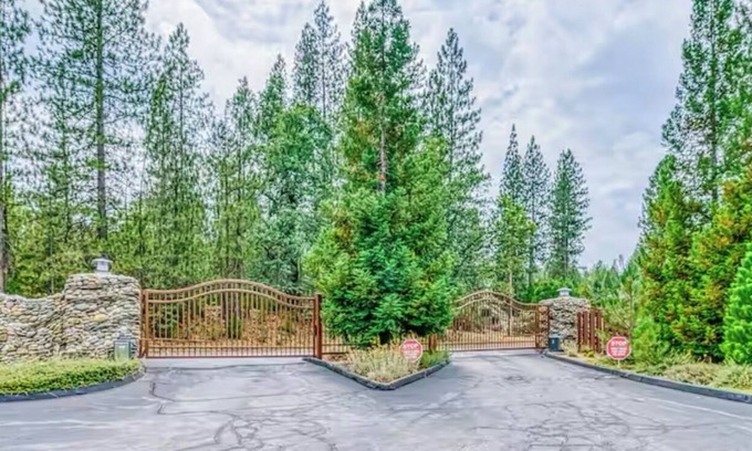 Bass Lake Condo | Charming 2-bedroom condo in beautiful Bass Lake