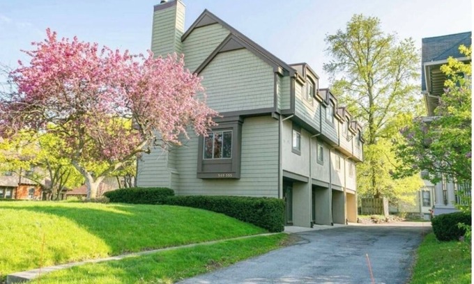Neighborhood of the Arts Condo | Charming 2-bedroom condo with AC and WiFi in Rochester