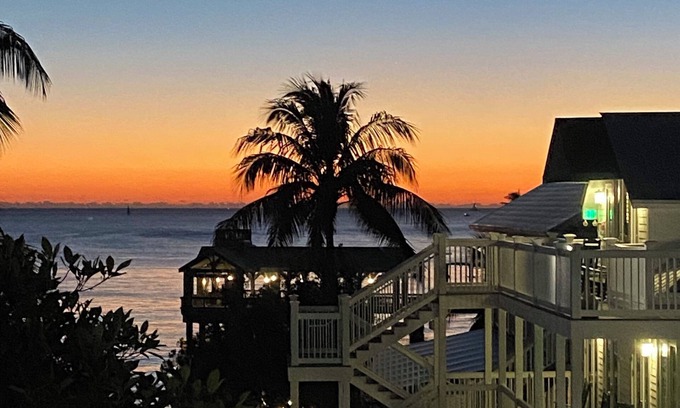 Uptown - Upper Duval Resort | Charming 2-bedroom condo at the spectacular Coconut Beach Resort Nov 15-22-2025