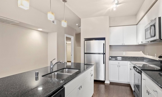 Oak Lawn Condo | Charming 2-bedroom condo in central location with AC, WiFi in delightful Dallas
