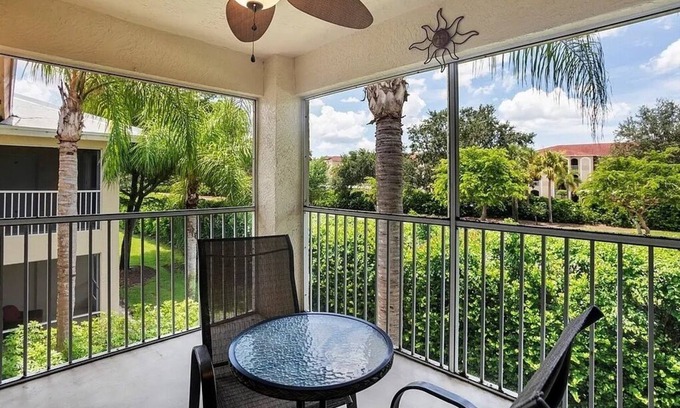 Naples Condo | Charming 2-bedroom condo in brilliant Naples with WiFi, AC, fitness room