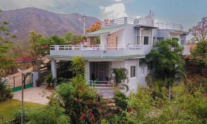 Udaipur District Other | Charming 2-bedroom farmhouse with WiFi, AC in pleasant Udaipur