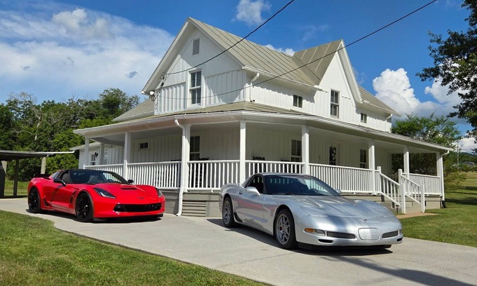 Seymour Other | Charming 2-bedroom farmhouse 15 min drive to Pigeon Forge! Rv/Trailer Parking