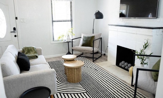 Fort Worth House | Charming 2-bedroom house in lovely Fort Worth with WiFi, AC