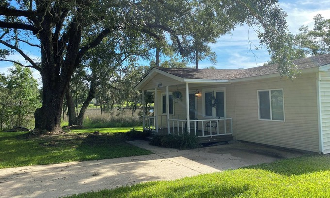 Pascagoula House | Charming 2-bedroom house in fabulous Pascagoula with AC, WiFi, and Waterview