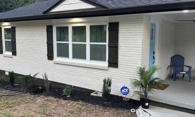 Hapeville House | Charming 2-bedroom house in lovely Hapeville with WiFi, AC. Minutes from Airport