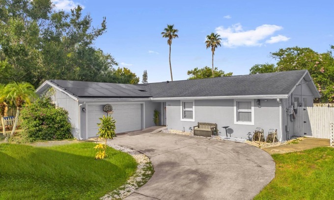 Kissimmee House | Charming 2-bedroom house with WiFi, AC in brilliant Kissimmee