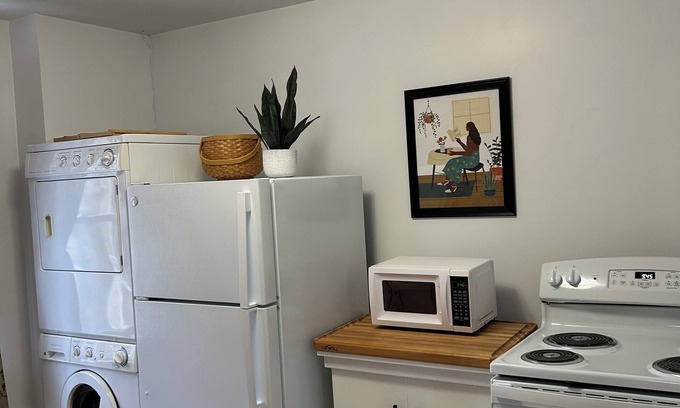 Skowhegan House | Charming 2-bedroom home in Skowhegan - 10% discount for long-term rental-12+mths