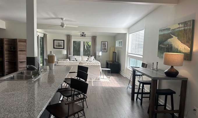Shell Point House | Charming 2-bedroom house with Broad River view!
