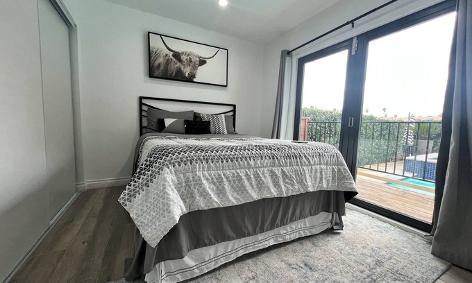 North Central House | Charming 2-bedroom house in delightful Pasadena with AC