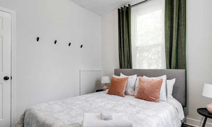 Manchester House | Charming 2-bedroom house with WiFi and AC in Richmond