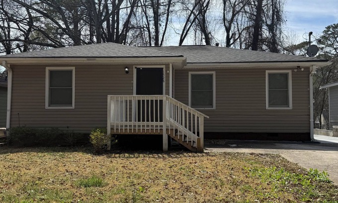 Atlanta House | Charming 2-bedroom house with WiFi, AC in beautiful Atlanta.Close to everything!