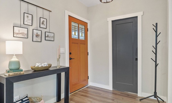 Cliff - Cannon House | Charming 2-bedroom house in enchanting Spokane with AC, WiFi
