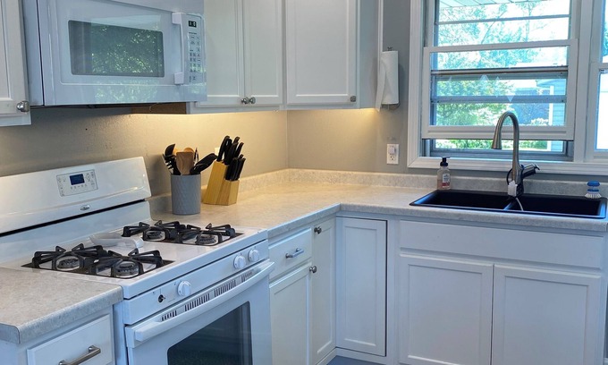 Neenah House | Charming 2-bedroom house in delightful Neenah with WiFi, AC, & spacious backyard