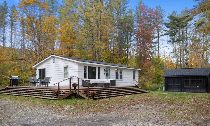 Stowe Area House | Charming 2-bedroom house in tranquil Stowe with fitness room, WiFi