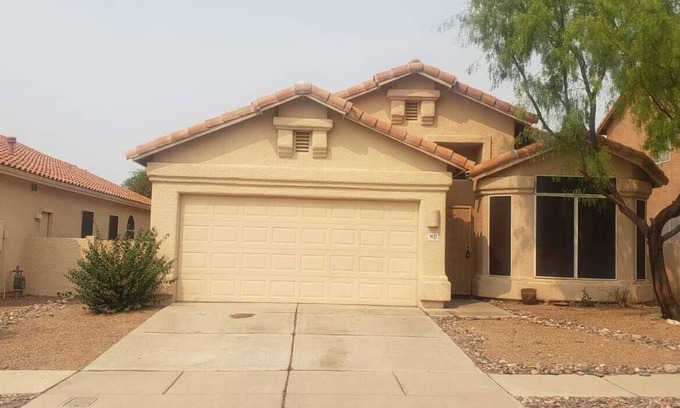 Encanto Canyon House | Charming 2-bedroom house in enjoyable Tucson with WiFi, AC