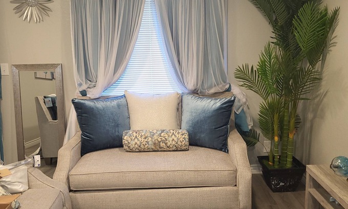Raisin House | Charming 2-bedroom Oasis townhome with WiFi, AC & Garage in fabulous Fresno