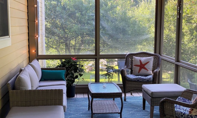Canaan House | Charming 2-bedroom Queechy Lake house in enchanting Canaan with WiFi, AC.